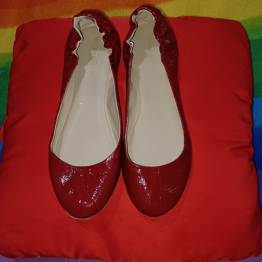 Massimo Supply Co Red Flats